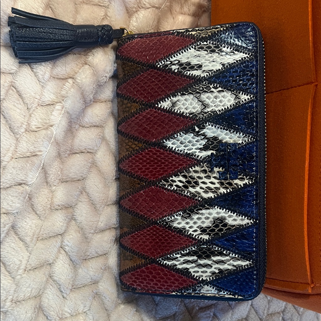 Women's Zip Wallet - Multicolor Diamond Pattern